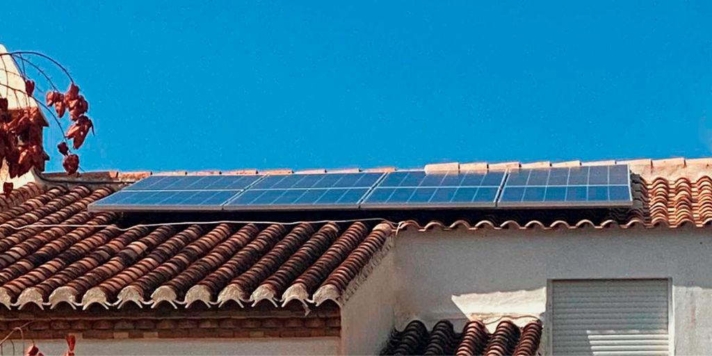 Instalación solar residencial Cúllar Vega